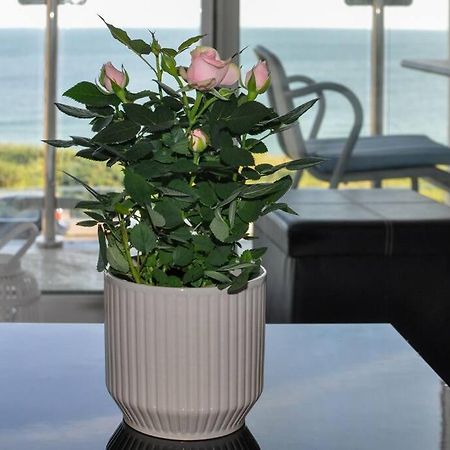 Soho Beach Apartment With Fabulous Sea View And 2 Minutes To The Beach With Free Parking And Netflix Bournemouth Kültér fotó