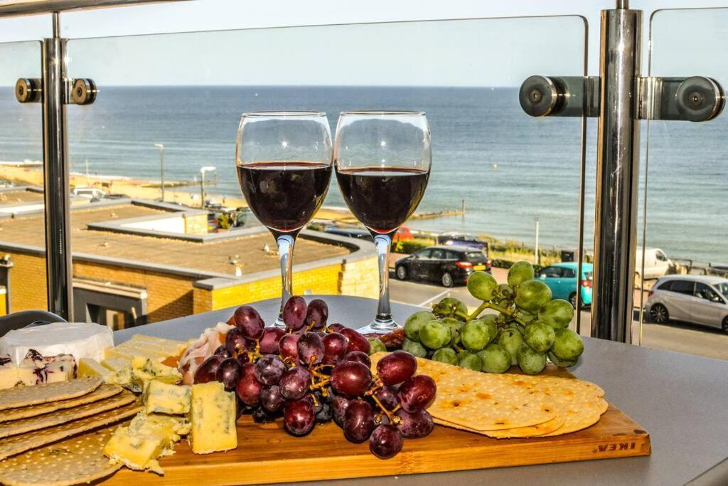 Soho Beach Apartment With Fabulous Sea View And 2 Minutes To The Beach With Free Parking And Netflix Bournemouth Kültér fotó