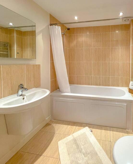Soho Beach Apartment With Fabulous Sea View And 2 Minutes To The Beach With Free Parking And Netflix Bournemouth Kültér fotó