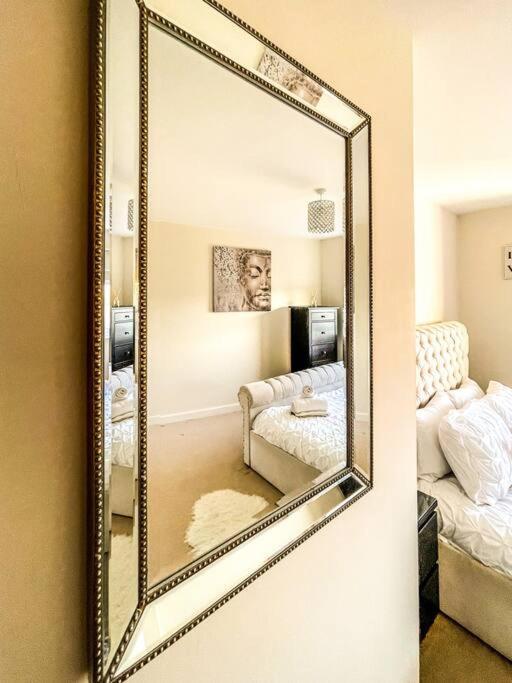 Soho Beach Apartment With Fabulous Sea View And 2 Minutes To The Beach With Free Parking And Netflix Bournemouth Kültér fotó