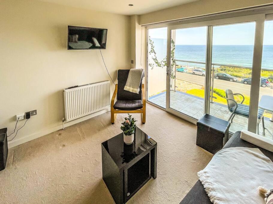 Soho Beach Apartment With Fabulous Sea View And 2 Minutes To The Beach With Free Parking And Netflix Bournemouth Kültér fotó