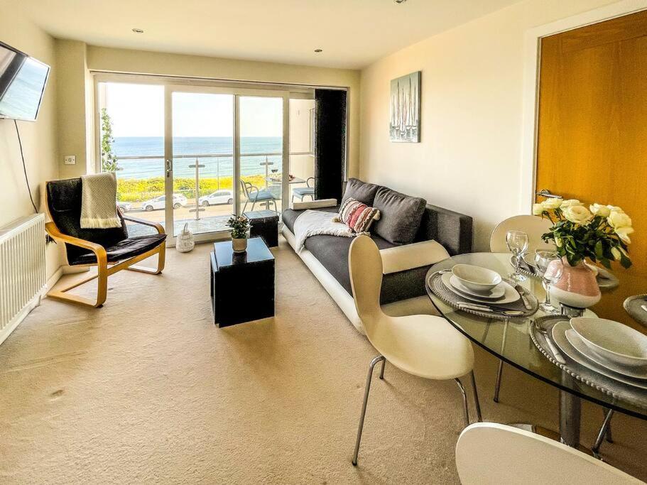 Soho Beach Apartment With Fabulous Sea View And 2 Minutes To The Beach With Free Parking And Netflix Bournemouth Kültér fotó